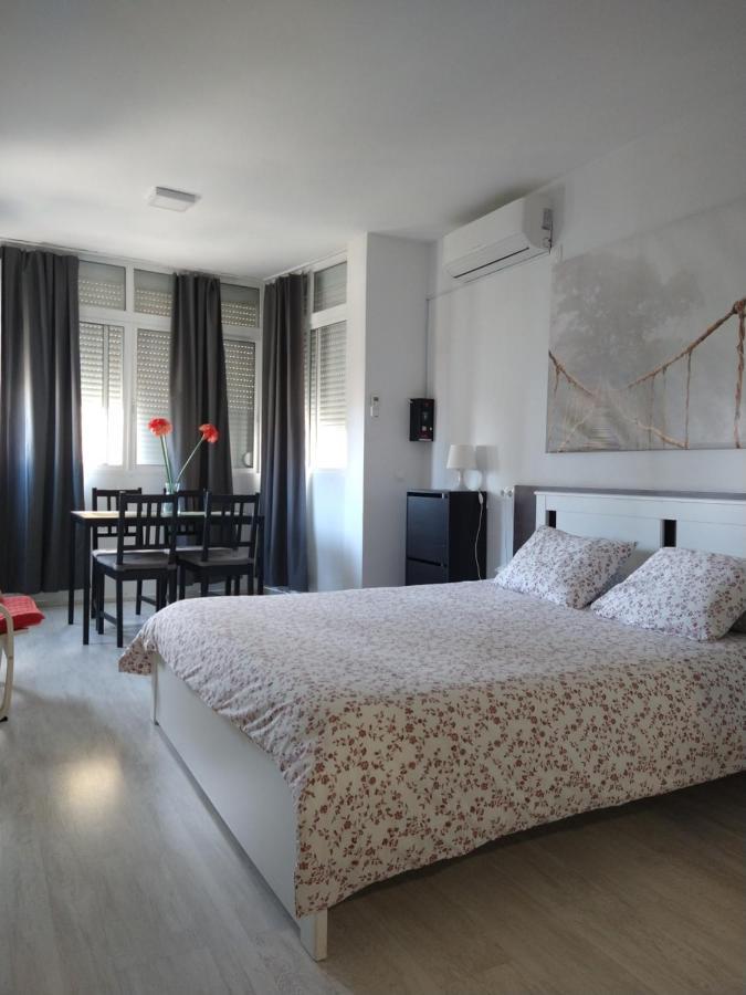 Amplio Estudio,Vista Mar Y Montana, A Pasos Del Centro Торремолинос Экстерьер фото